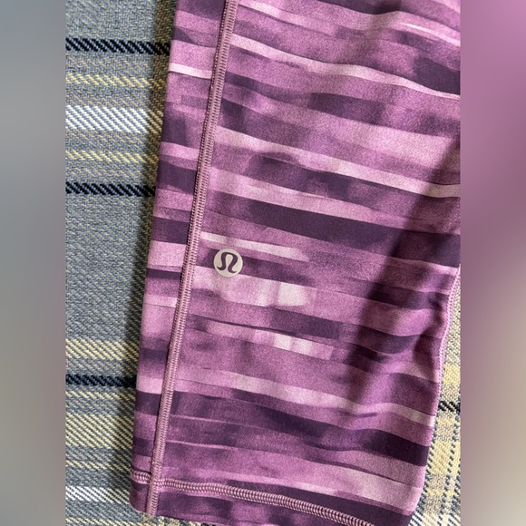 Lululemon Speed Up Purple Striped Crop Leggings Size 6 - Picture 6 of 11
